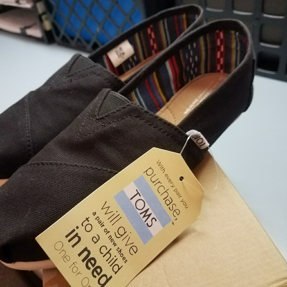 Toms